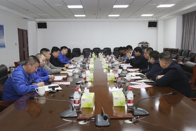 新疆建設兵團第十三師新星市黨委副書記、師長劉文勝一行到萬基控股集團調(diào)研