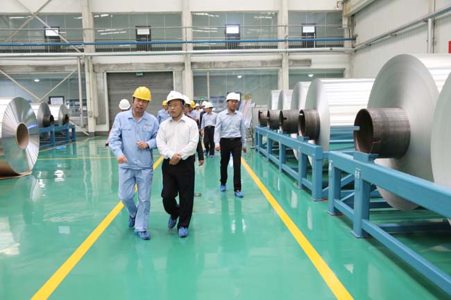 洛陽市委常委、常務副市長吳孟鐸到萬基控股集團調研